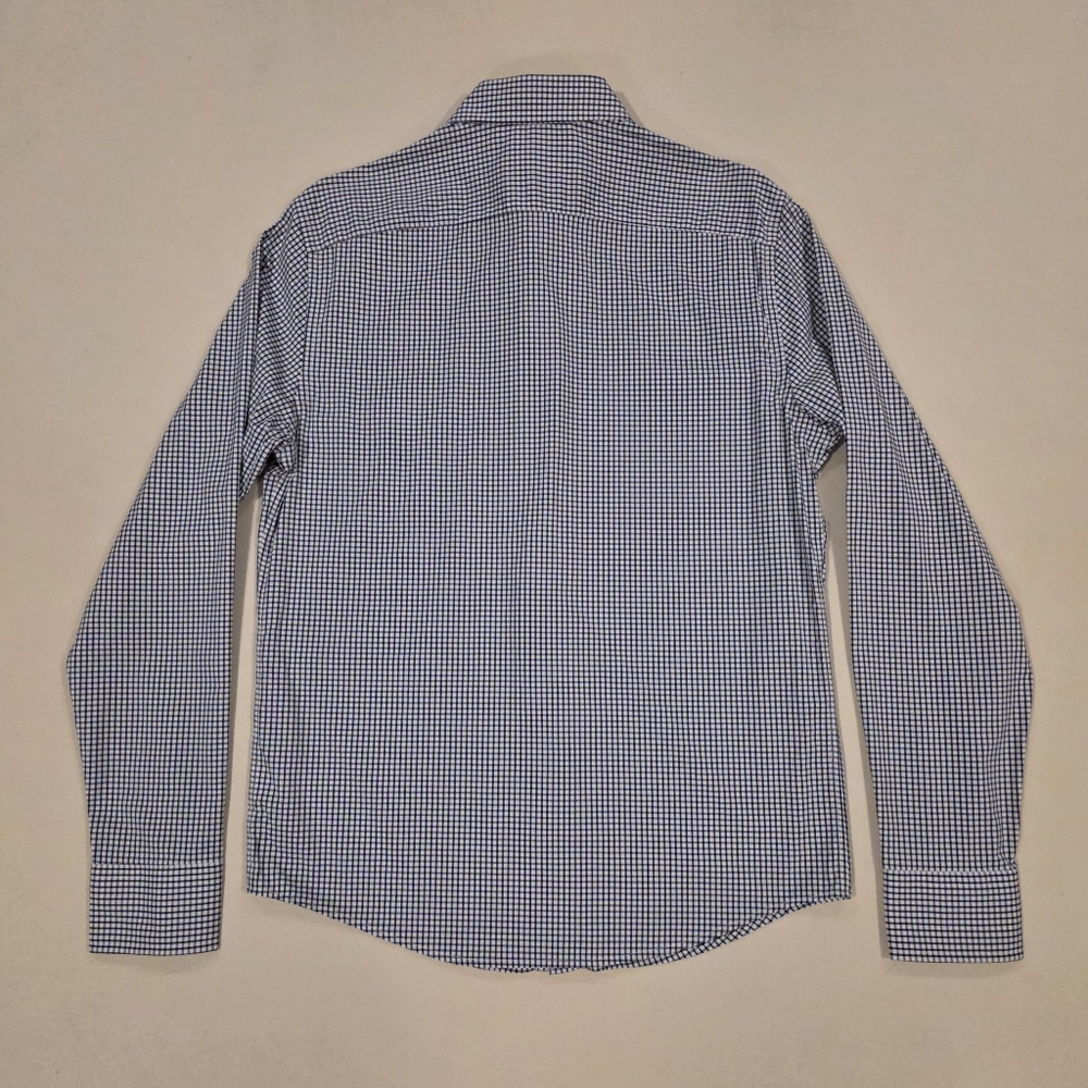 Untuckit Performance Slim Fit Button Down M - image 5